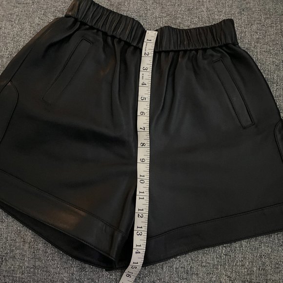 GENUINE LAMB LEATHER HIGH WAISTED SHORTS IN BLACK WITH POCKETS - SIZE S/M - Picture 6 of 8